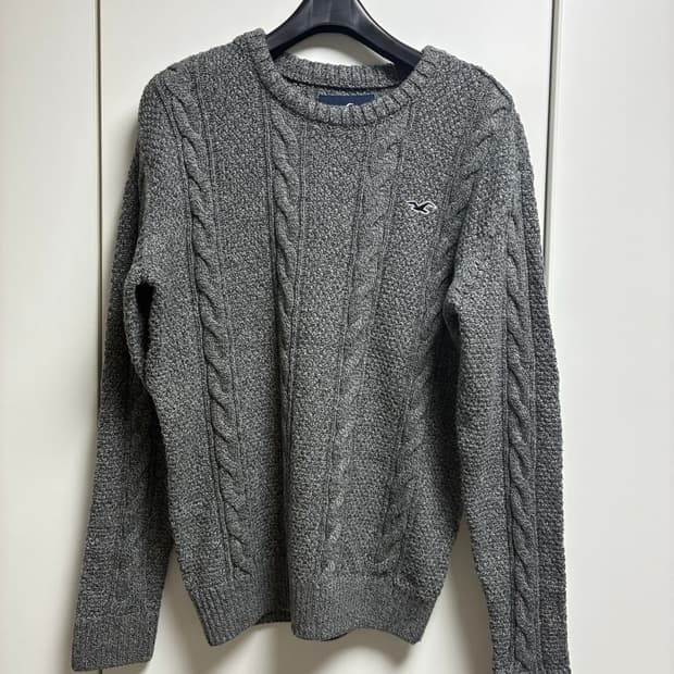 홀리스터 꽈배기 니트