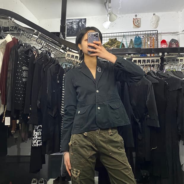 TRU 블랙 견장디테일 자켓