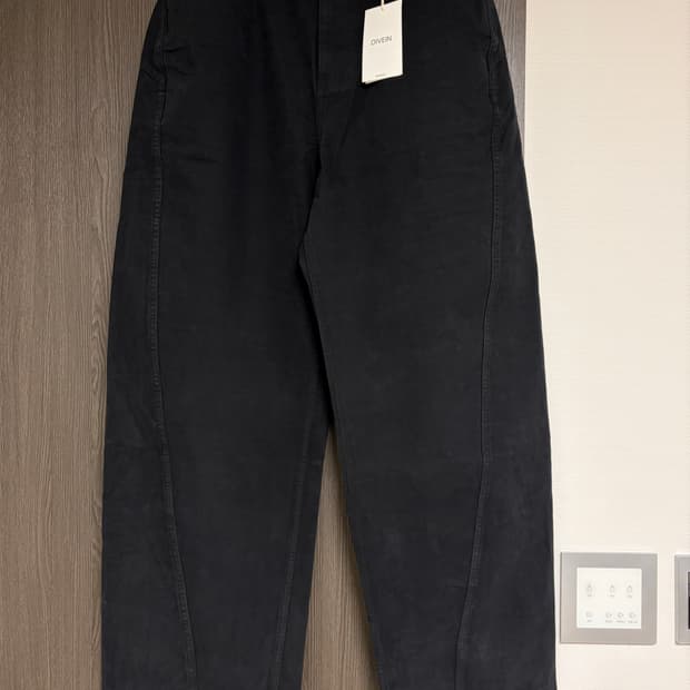 새상품) 다이브인 워시드 커브드 치노팬츠 1사이즈 블랙