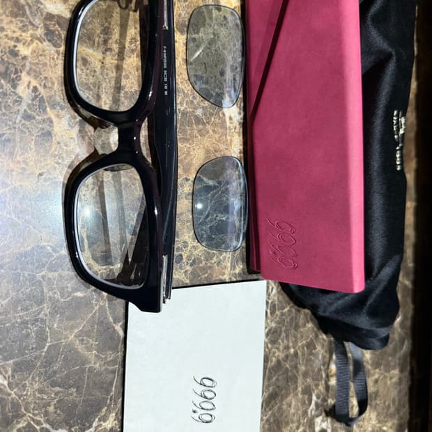 포나인즈 안경 판매합니다