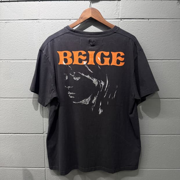 오프화이트 베이지 프린팅 반팔티