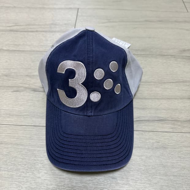 더콜디스트모먼트 캡