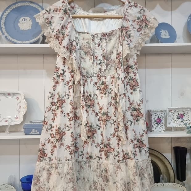 axes femme(악시즈팜므) 빈티지로즈 레이스 프릴 원피스