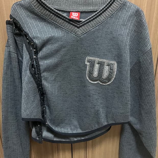 미스테리어스호텔 v넥 니트탑