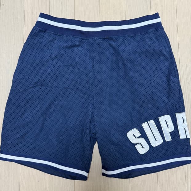 슈프림 반바지 판매합니다