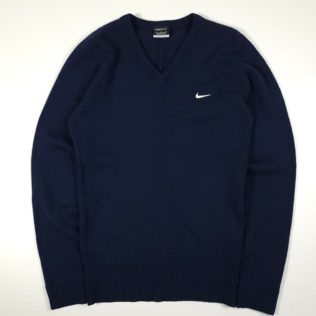 나이키 스우시 네이비 니트