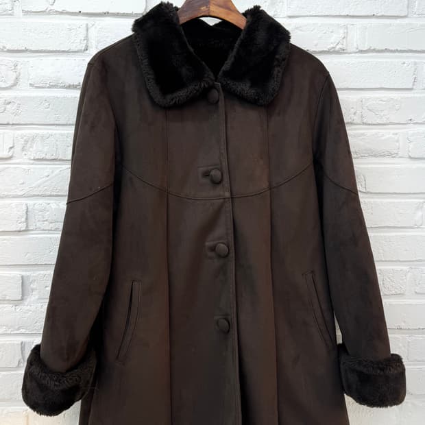 브라운 스웨이드 하프 무스탕