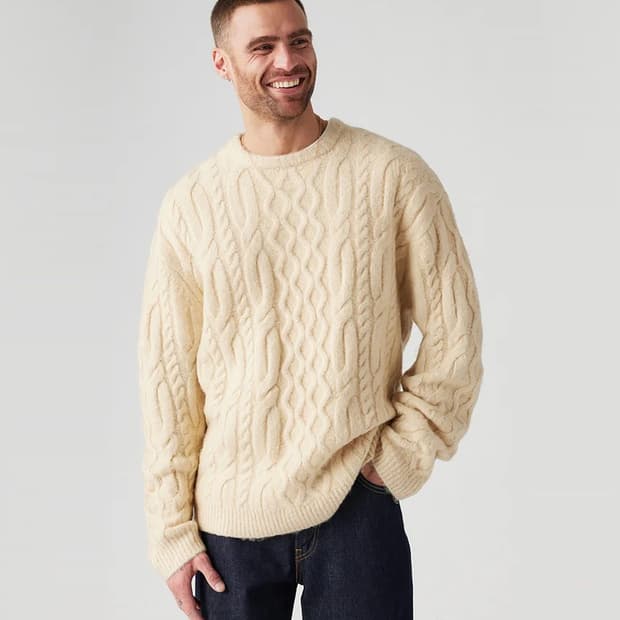 (L) 리바이스 배터리 크루넥 스웨터