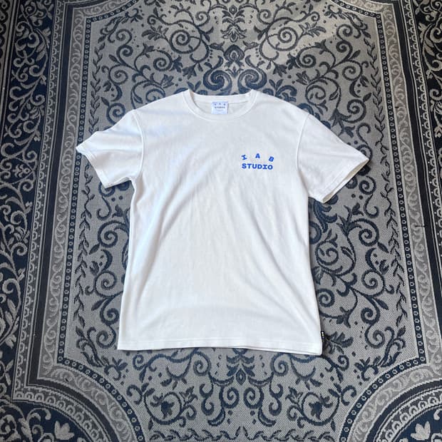 M 아이앱스튜디오 반팔 티/W2552