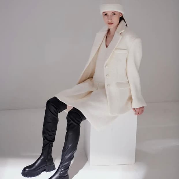 마이스 크림 부클 원피스