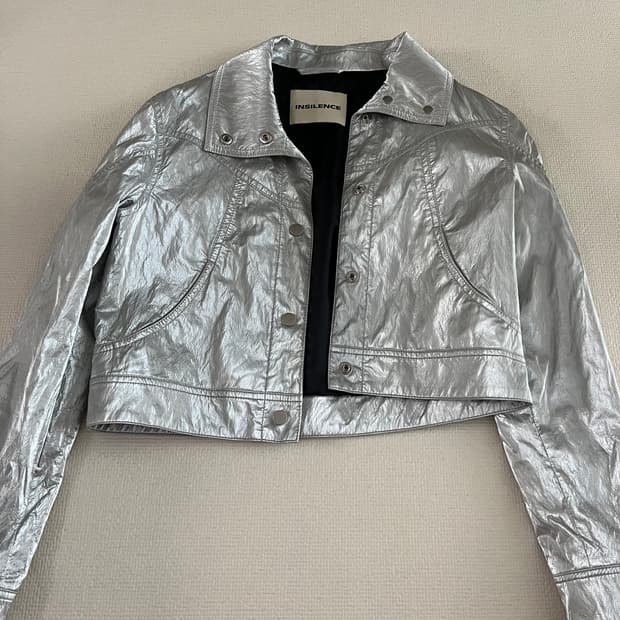 인사일런스 실버 자켓 