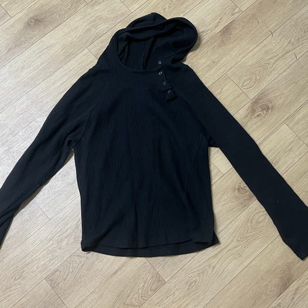 샵페어리 버튼 와플 후드 니트