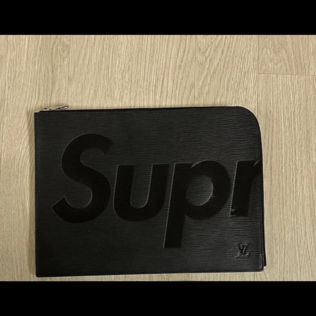 루이비통 슈프림 클러치 블랙