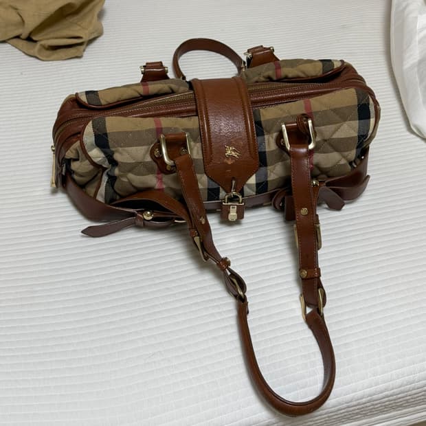 버버리 체크 토트백 정품