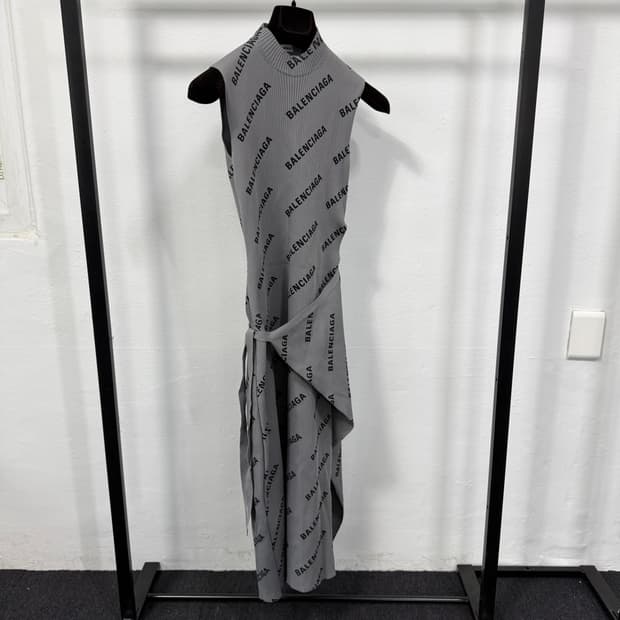 발렌시아가 로고 프린트 랩 민소매 원피스