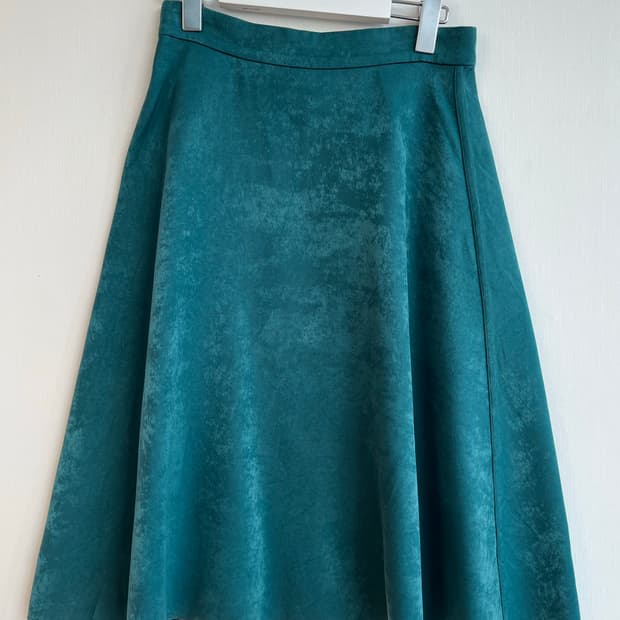 스웨이드 리버시블 스커트