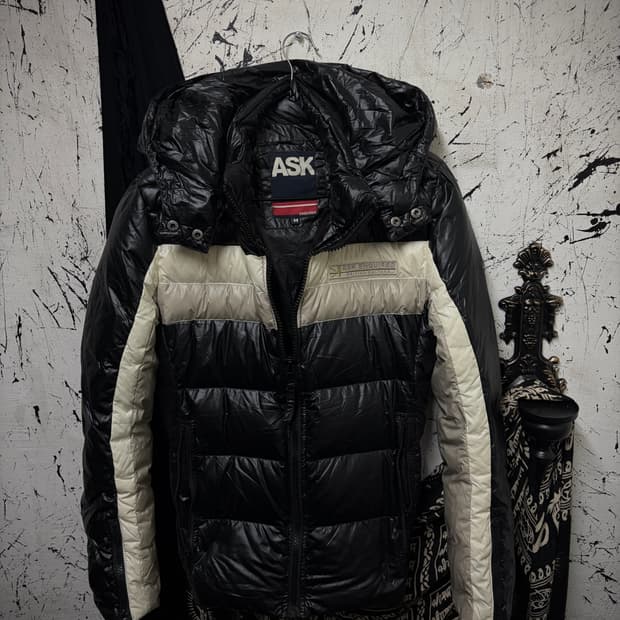Ask white detailed padded coat