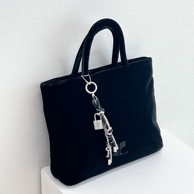 courreges / 꾸레쥬 블랙 벨벳 토트백