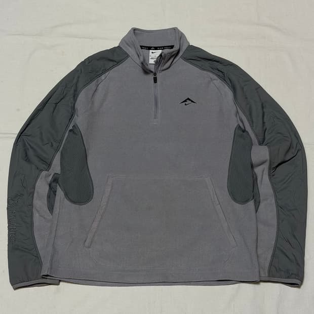 나이키 트레일 러닝 폴라텍 반집업 플리스 그레이