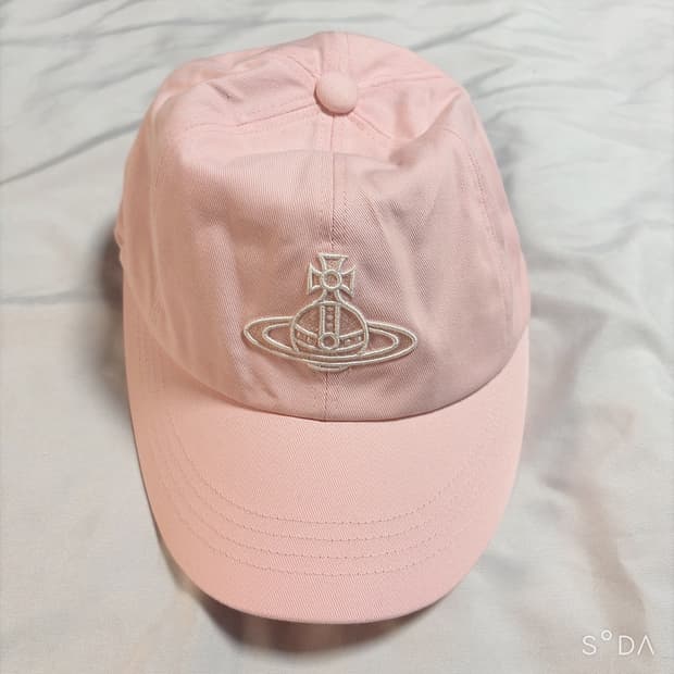 비비안웨스트우드 핑크 볼캡 모자