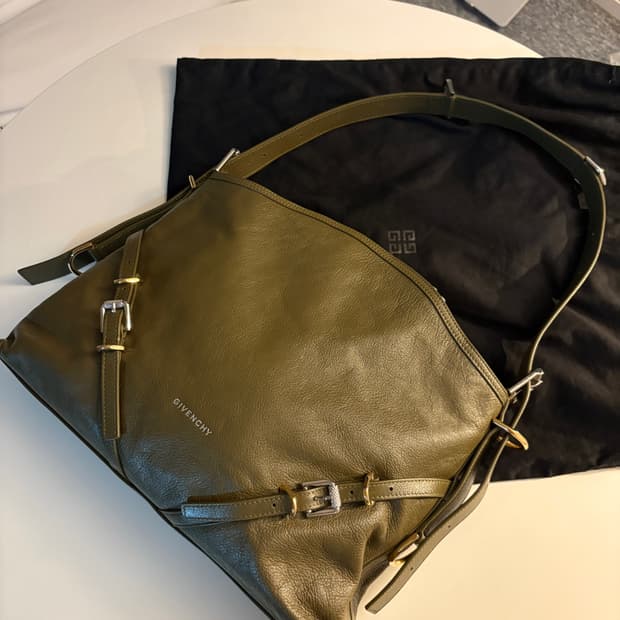 지방시 Voyou Bag 부아유 백 미디움