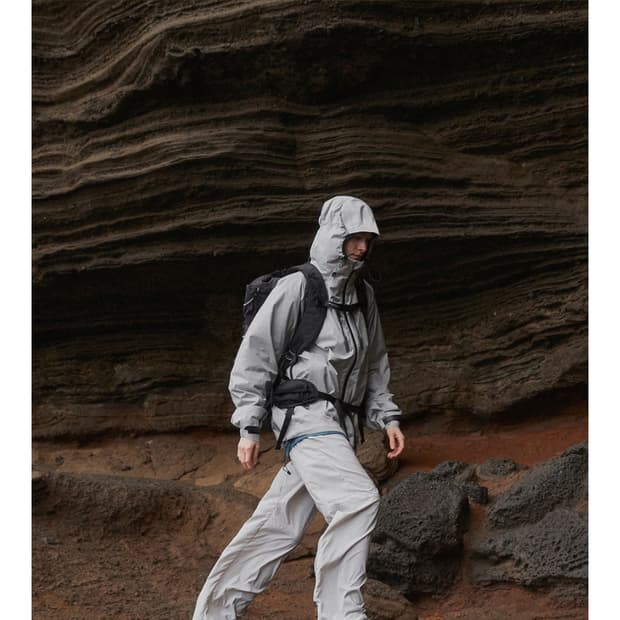 웰터 익스페리먼트 3layer REFLECTIVE STICH 자켓 화이트