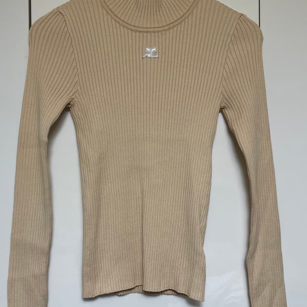 꾸레쥬 리에디션 풀오버 터틀넥 여성 골지 니트 블랙