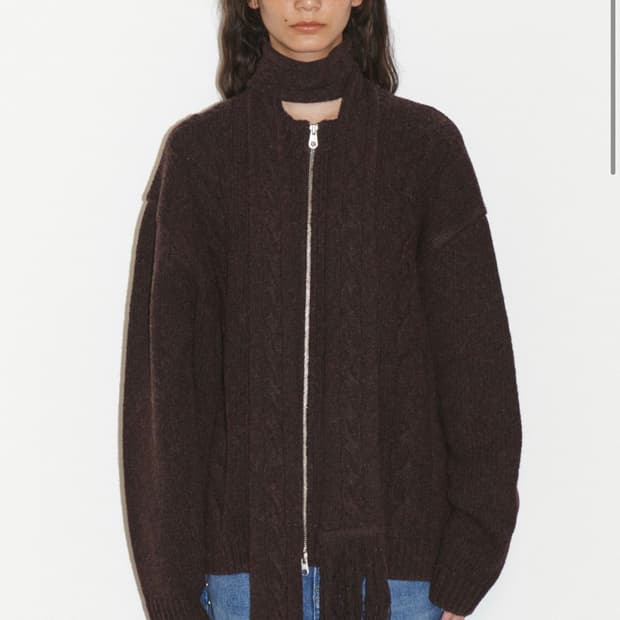 폴리수엠 케이블 니트 자켓 브라운
