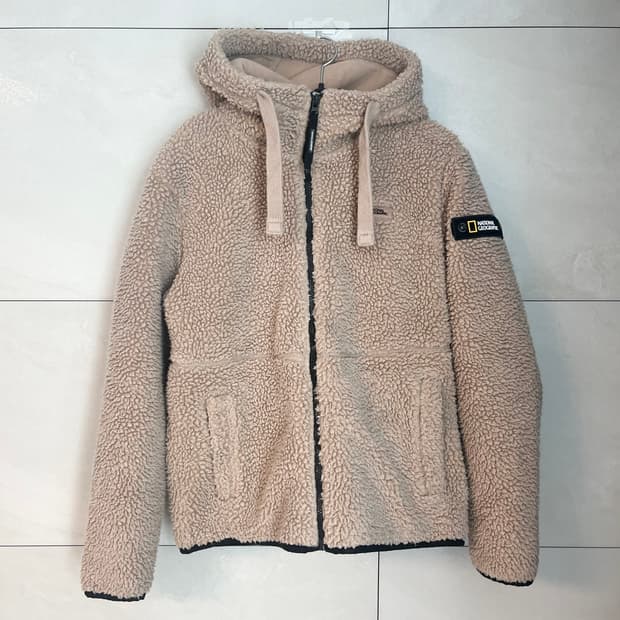 내셔널지오그래픽 뽀글이 후리스 후드집업 베이지 (S)