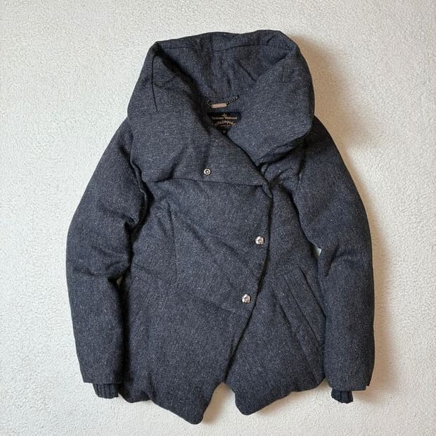 비비안웨스트우드 10's 앵글로매니아 사선 하이넥 패딩 PN7146