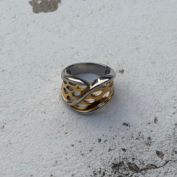 gold wave ring