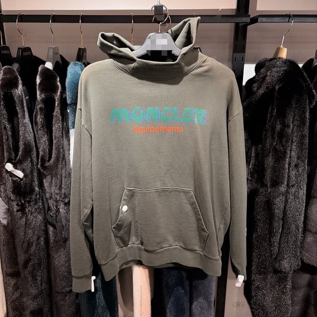 (정품/새상품) 몽클레어 X 살레헤 벰버리 남녀공용 카키 로고 후드