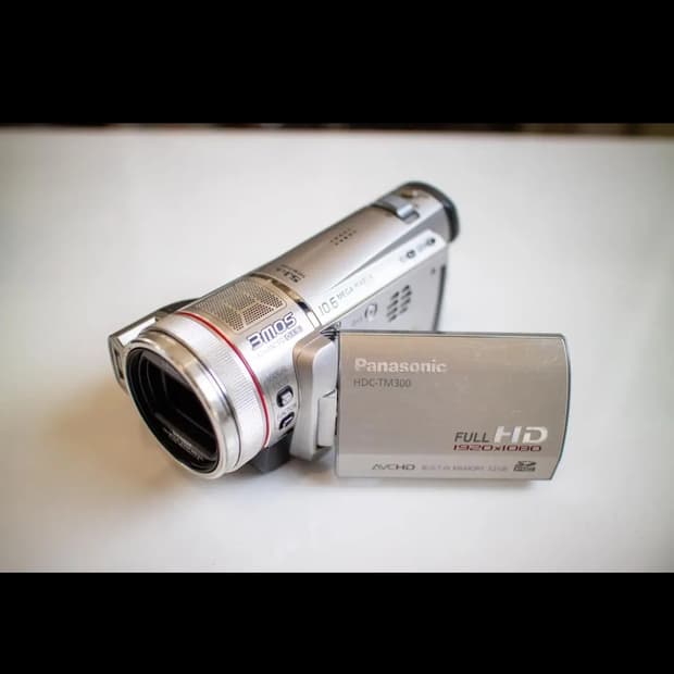 Panasonic HDC-TM300 빈티지 캠코더