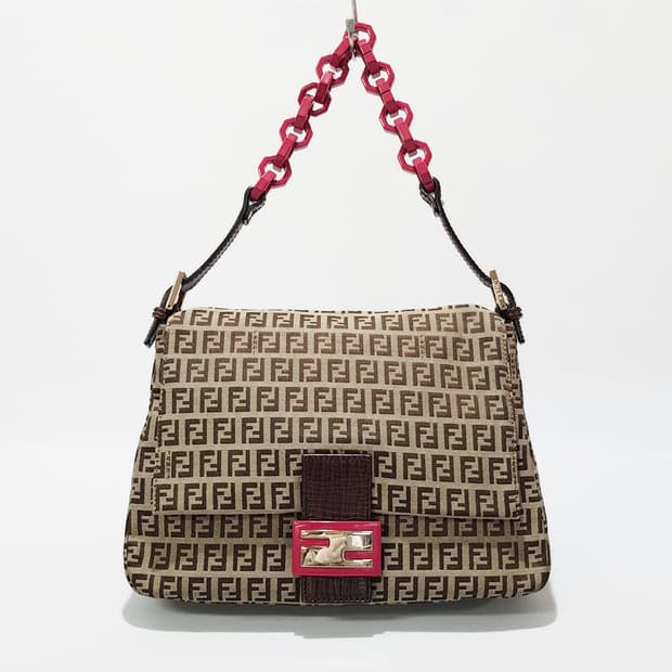 펜디 주카 FF 로고 핑크체인 맘마백 바게트백