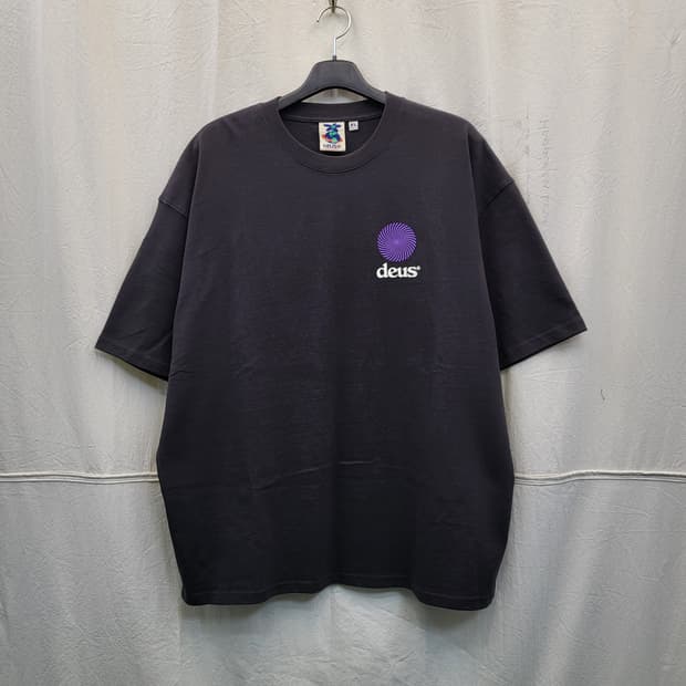 데우스 엑스 마키나 블랙 반팔 티셔츠