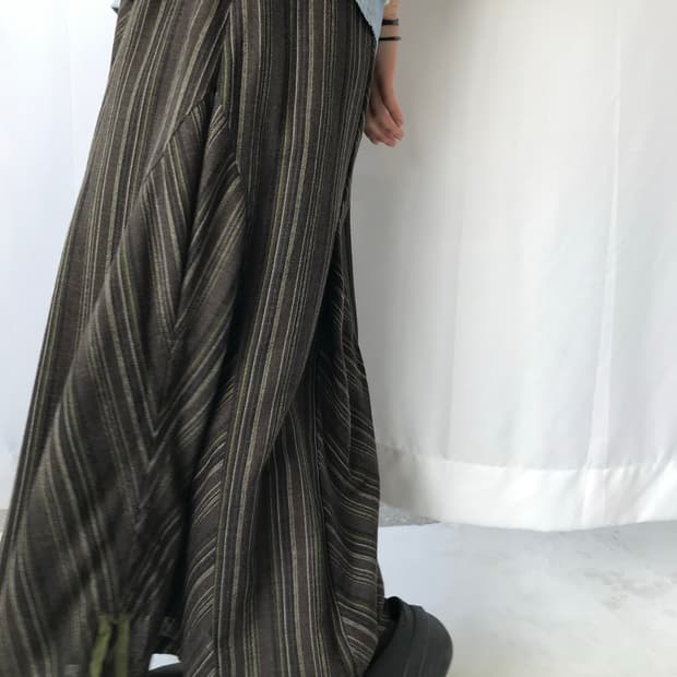 사이드 스트링 스트라이프 스커트 