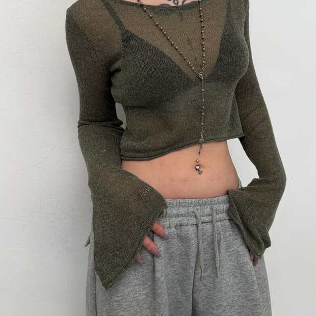 카키 시스루 크롭 긴팔티 