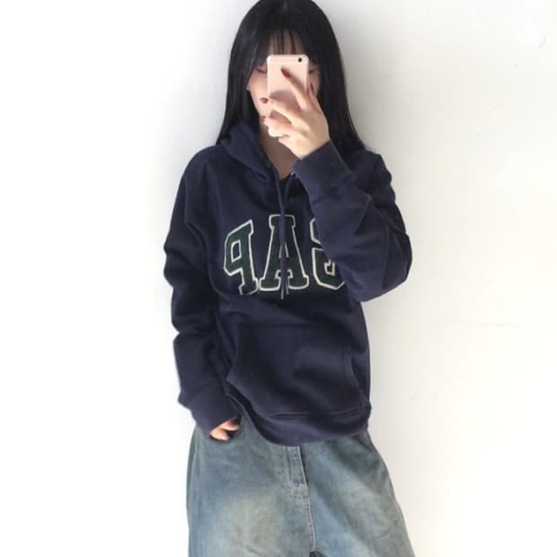 갭 스펠 후드티