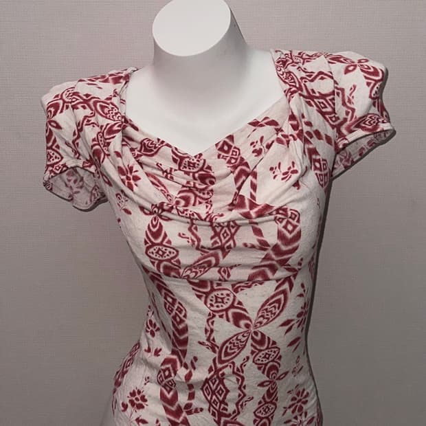 비비안웨스트우드 페이즐리 드레이프 탑