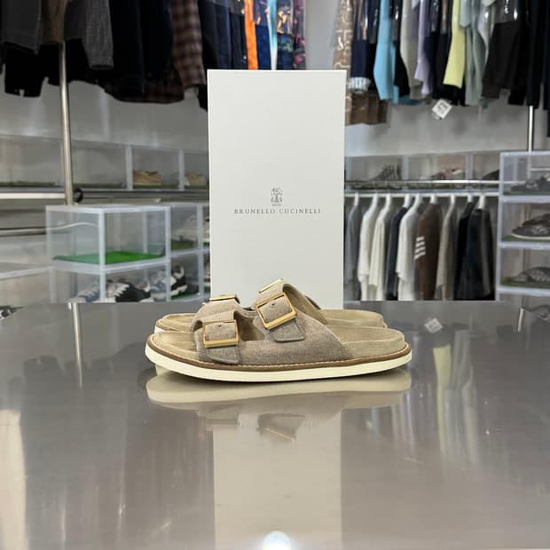 [리오브] 브루넬로 쿠치넬리 스웨이드 슬라이드 샌들 슬리퍼