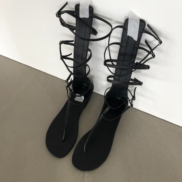(미개봉새상품) 714center 블랙 글래디에이터 샌들 240