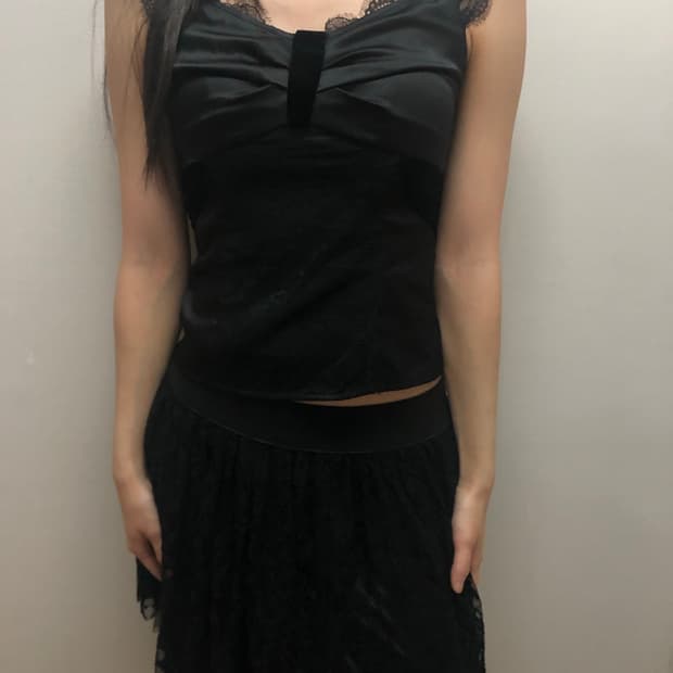 빈티지 블랙 레이스 셔링 탑