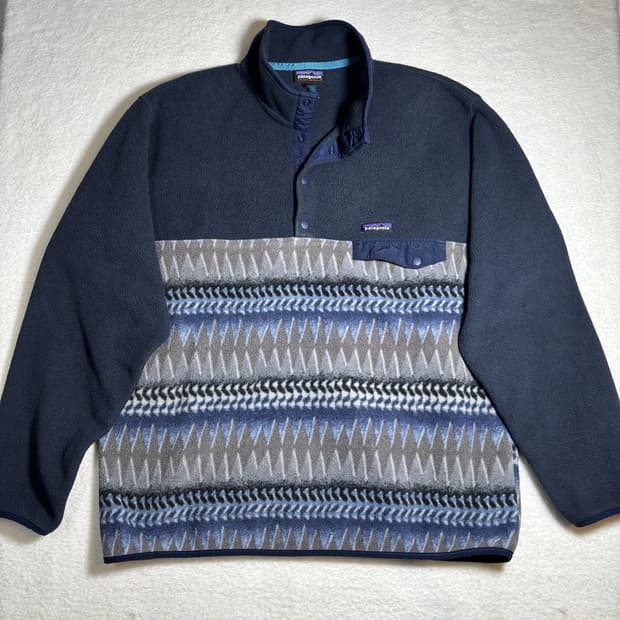17FW 파타고니아 신칠라 스냅-T 네이비/블루 하프 아즈텍 패턴