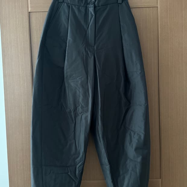 (마지막가격, 곧 제품 판매 내림)유노이아 패딩 팬츠 (블랙 M)