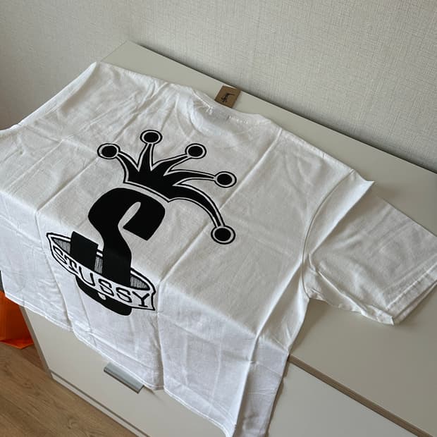 스투시 왕관 티셔츠