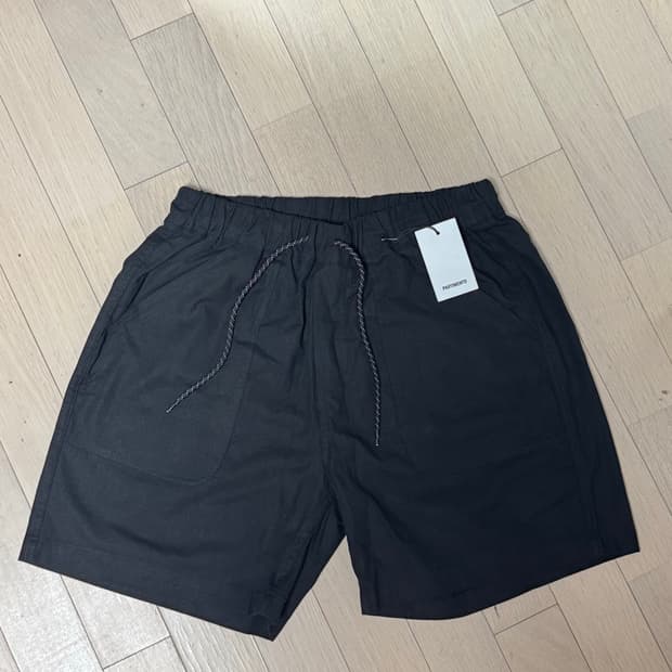 파르티멘토 검정반바지 기본템