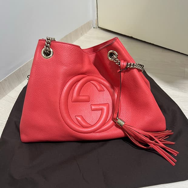 구찌 소호 테슬 체인 숄더백