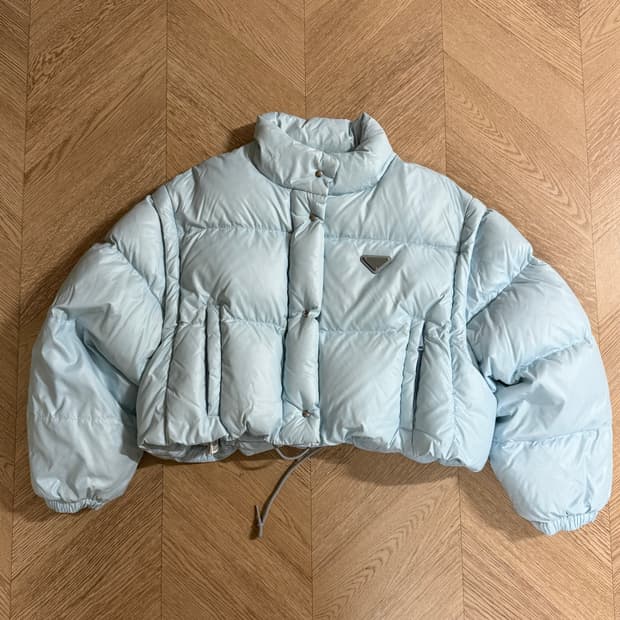 프라다 리나일론 패딩 스카이블루 38