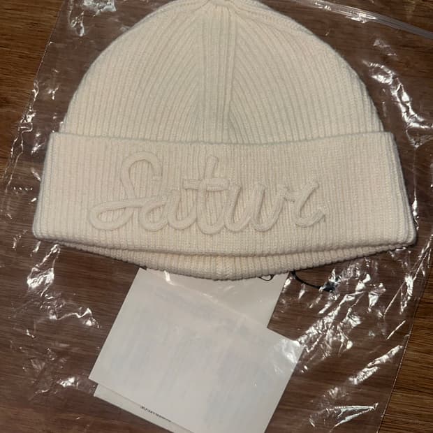 세터 라이즈 소희비니 (플로잉로고비니크림)