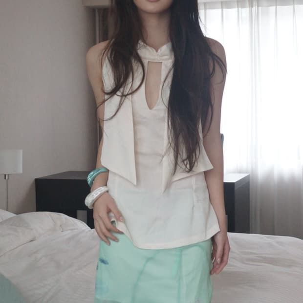 뮤즈뮤지엄 홀터 오리엔탈 블라우스